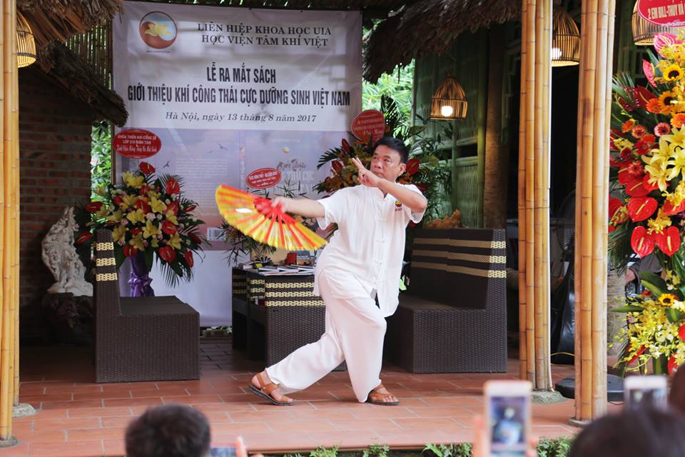 Giải ph&aacute;p sống l&acirc;u: Kh&iacute; c&ocirc;ng Th&aacute;i cực dưỡng sinh Việt Nam 