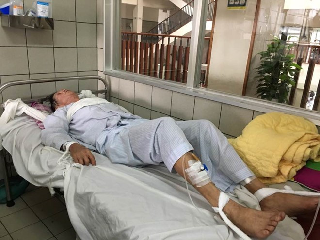 ''&Aacute;n mạng'' từ một ch&eacute;n rượu, gi&aacute;o sư cả đời kh&ocirc;ng qu&ecirc;n