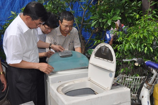 Nếu chỉ diệt muỗi trưởng th&agrave;nh m&agrave; kh&ocirc;ng diệt loăng quăng th&igrave; như 'muối bỏ bể'