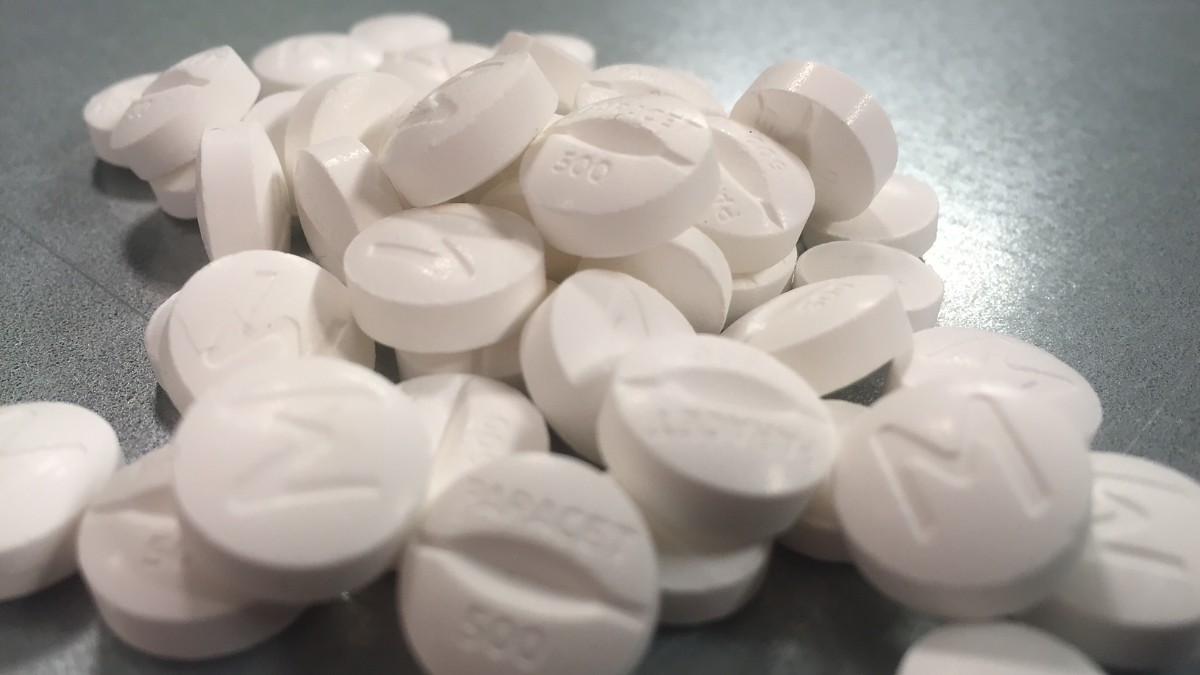 Uống 19 vi&ecirc;n paracetamol trong 2 ng&agrave;y để hạ sốt, ch&agrave;ng trai 22 tuổi vi&ecirc;m gan nặng