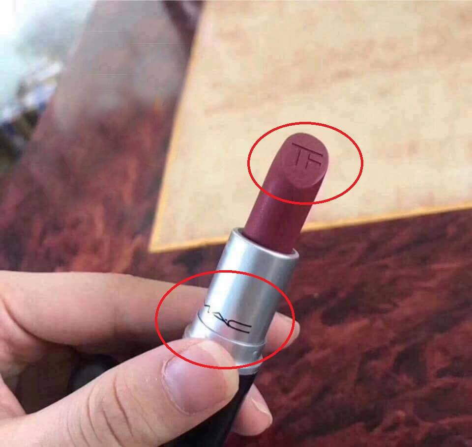  H&igrave;nh ảnh chiếc khăn vừa c&oacute; Made in China, vừa c&oacute; Made in Vietnam. Nguồn: Facebook Dang Nhu Quynh
