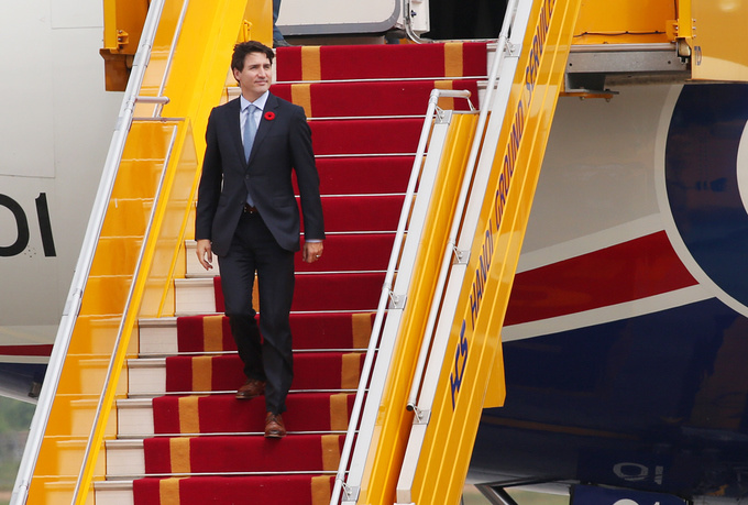 L&atilde;nh đạo điển trai nhất thế giới - Thủ tướng Canada vừa đến Việt Nam tham dự APEC 2017