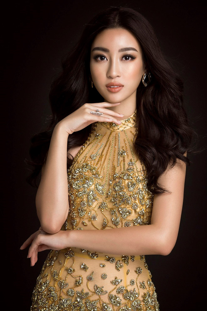 Đỗ Mỹ Linh t&aacute;i xuất xinh đẹp sau chiến thắng lịch sử tại Miss World 2017