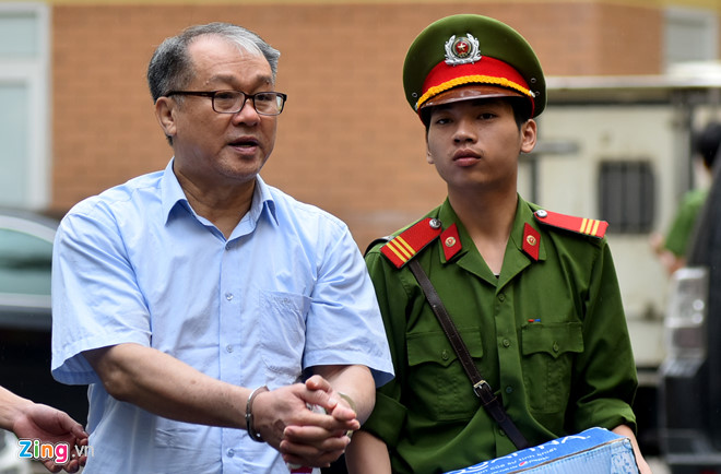 C&aacute;ch Trầm B&ecirc; v&agrave; Phạm C&ocirc;ng Danh lũng đoạn c&aacute;c ng&acirc;n h&agrave;ng