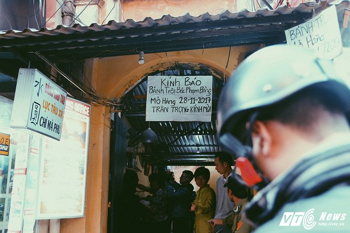 B&aacute;nh tr&ocirc;i t&agrave;u b&aacute;c Phạm Bằng mở cửa trở lại - Người H&agrave; Nội h&aacute;o hức t&igrave;m kiếm k&yacute; ức cũ