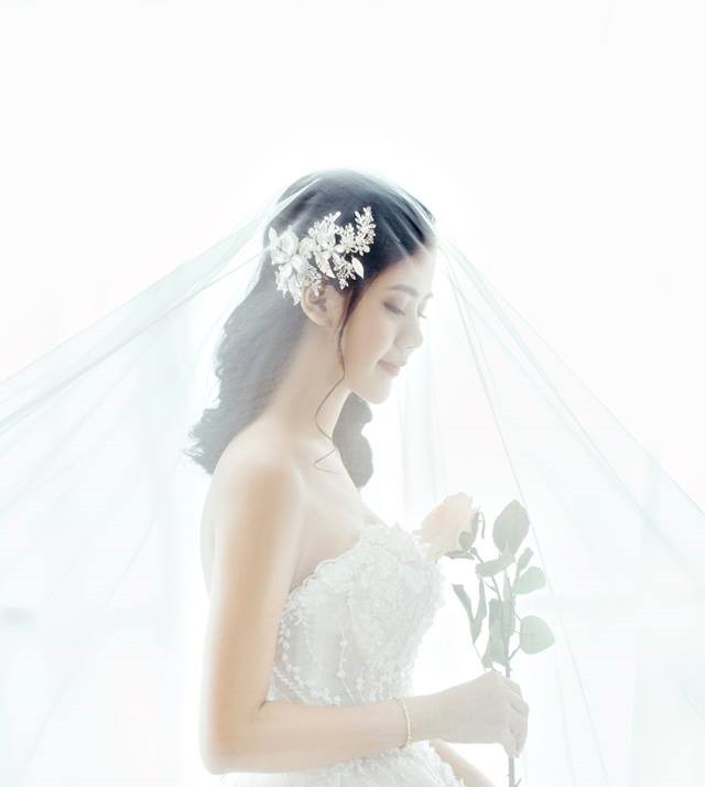 H&eacute; lộ ảnh cưới tuyệt đẹp của Trung vệ Quế Ngọc Hải c&ugrave;ng Hoa kh&ocirc;i Trường ĐH Vinh