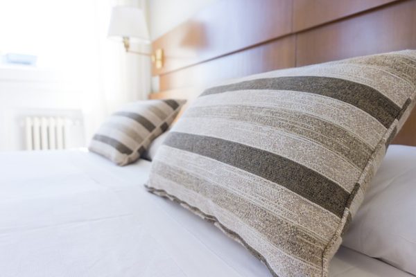 Đ&acirc;y l&agrave; những thứ bạn cần vứt bỏ ngay khỏi nh&agrave; nếu kh&ocirc;ng muốn sinh bệnh