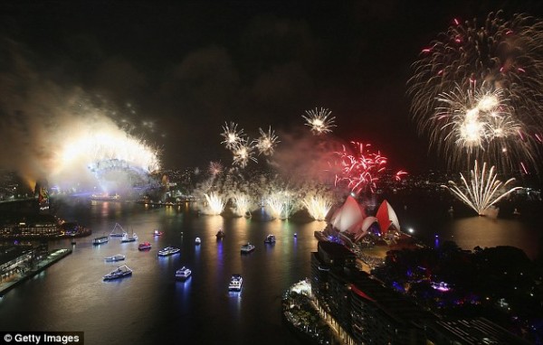 Những bữa tiệc &aacute;nh s&aacute;ng 'đ&atilde; mắt' nhất đ&oacute;n năm mới 2018