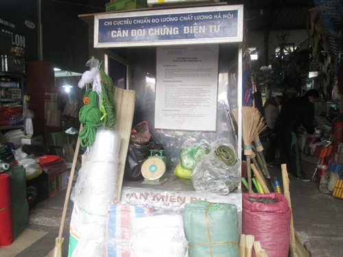 C&acirc;n đối chứng trong chợ ở H&agrave; Nội