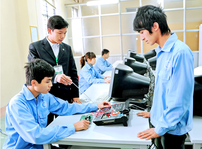 N&acirc;ng cao chất lượng dạy nghề để n&acirc;ng cao năng suất 13Win18 cá cược thể thao
