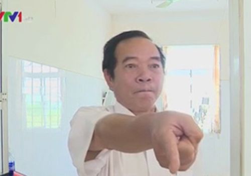 Giám đốc BV uống rượu say