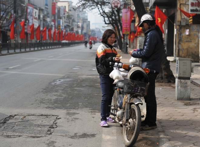 Mua muối lấy may