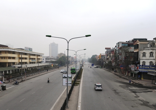 Phố vắng lạ thường trong s&aacute;ng Mồng Một Tết H&agrave; Nội