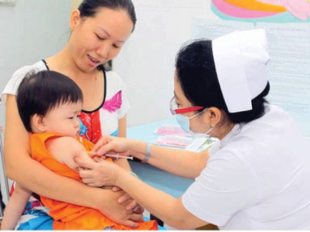 Lần đầu ti&ecirc;n ti&ecirc;m vắc xin Sởi - Rubella mở rộng