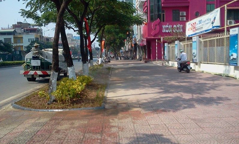 Vỉa h&egrave;