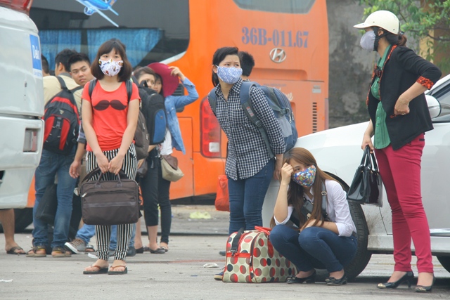 Sinh vi&ecirc;n về qu&ecirc;