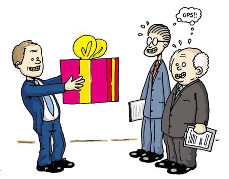 Tặng qu&agrave; Tết cấp tr&ecirc;n