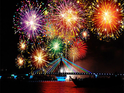 Bắn ph&aacute;o hoa ở Thanh H&oacute;a dịp 16/11