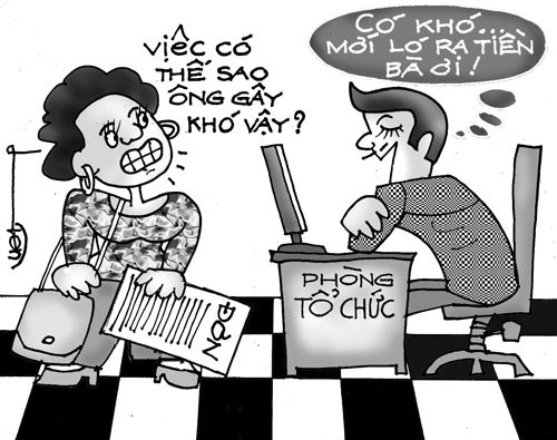 Thi c&ocirc;ng chức bộc lộ 
