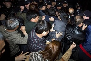 Thân nhân hành khách máy bay mất tích MH370 Malaysia