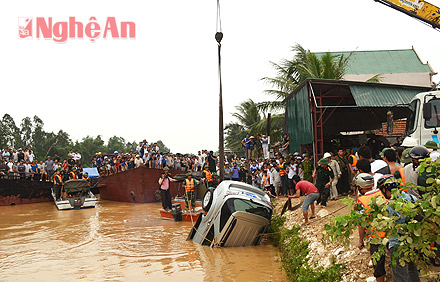 Xe Ph&oacute; Gi&aacute;m đốc 