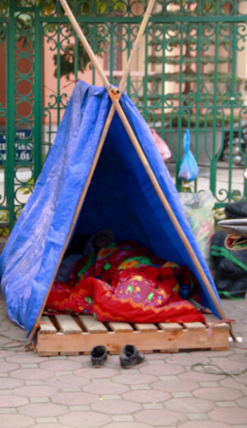 L&agrave;m lều tr&aacute;nh gi&oacute;