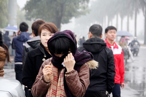 Mặc ấm tr&aacute;nh r&eacute;t