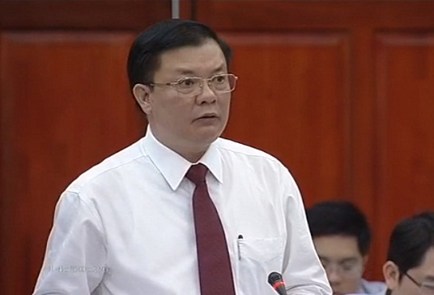 Bộ trưởng T&agrave;i ch&iacute;nh Đinh Tiến Dũng trả lời chất vấn