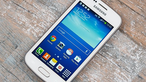 Galaxy Trend Plus  Giá: 3,6 triệu đồng - Galaxy Trend có màn hình 4 inch cảm ứng đa điểm, độ phân giải 800 x 480 pixel, công nghệ màn hình TFT 16 triệu màu, giúp hiển thị vô cùng sắc nét, chất lượng hình ảnh cao, sống động và góc nhìn rộng.