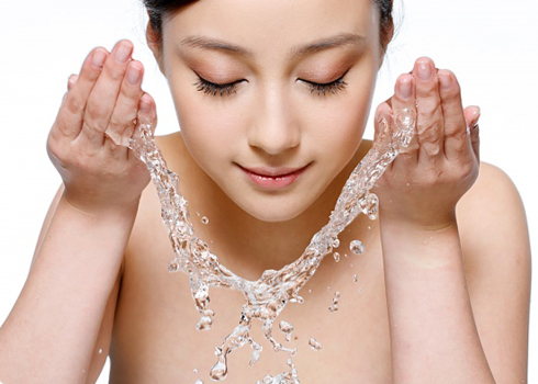 Bỏ t&uacute;i c&aacute;ch chăm s&oacute;c da mụn tại nh&agrave; 'si&ecirc;u hiệu quả'