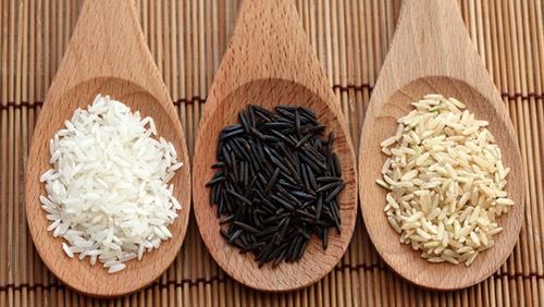 Cần hiểu đ&uacute;ng về c&ocirc;ng dụng, c&aacute;ch sử dụng của gạo trắng v&agrave; gạo lứt
