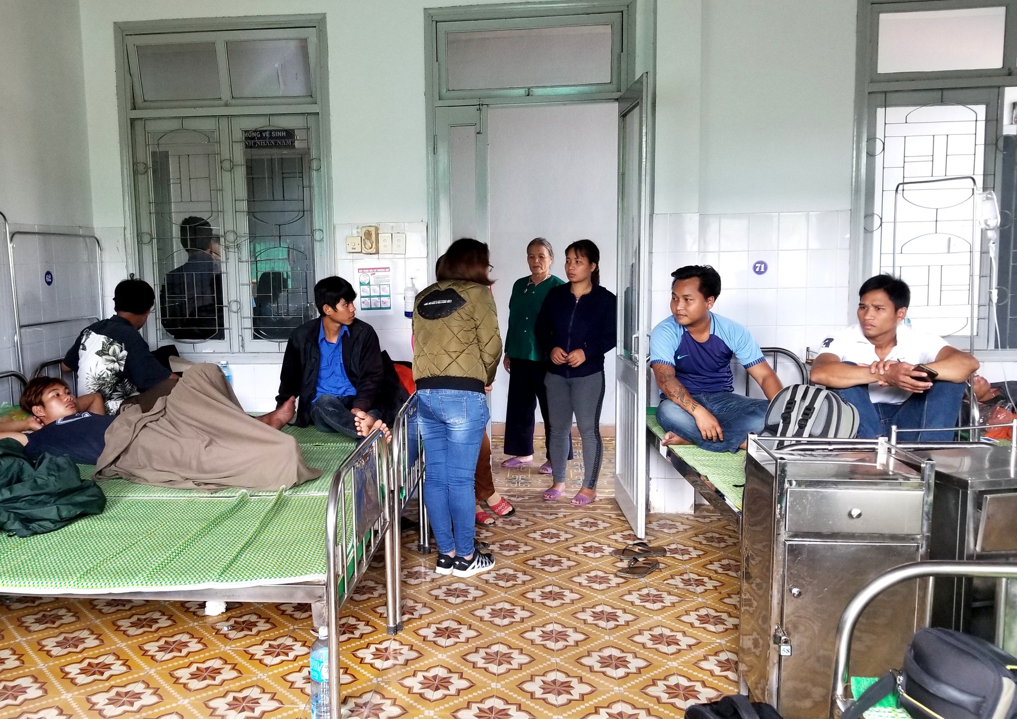 Ngộ độc rượu ở Quảng Nam: Nạn nh&acirc;n thứ 4 tử vong sau một tuần cấp cứu