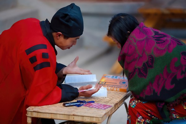Một sản phụ bất ngờ tử vong khi chưa bệnh theo lời &ldquo;thầy b&oacute;i&rdquo;