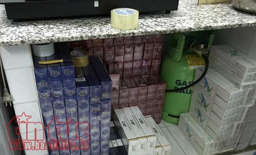 TP. HCM: Bắt quả tang 9x d&ugrave;ng xe oto vận chuyển hơn 2.000 c&acirc;y thuốc l&aacute; lậu
