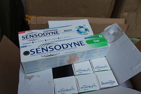 H&agrave; Nội: Thu giữ gần 14.000 hộp kem đ&aacute;nh răng Sensodyne giả