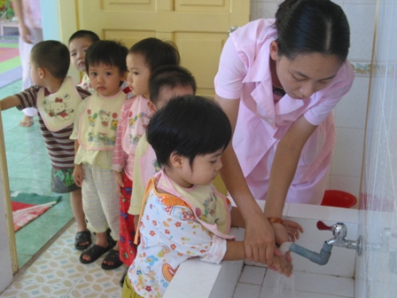 Nguy&ecirc;n nh&acirc;n, c&aacute;ch ph&ograve;ng tr&aacute;nh bệnh tay-ch&acirc;n-miệng cho trẻ em