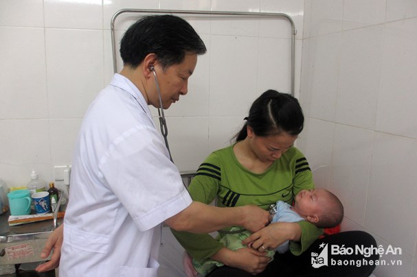 Bệnh tay-ch&acirc;n-miệng, ho g&agrave; c&oacute; nguy cơ b&ugrave;ng ph&aacute;t dịch tại Nghệ An