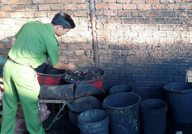 T&aacute;c hại kh&ocirc;n lường của việc uống c&agrave; ph&ecirc; l&agrave;m từ pin