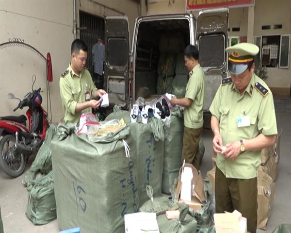 Lạng Sơn: Bắt giữ một lượng lớn giày dép giả và 13Win21 con - Tri ân hội viên mỗi tháng 2000 tỷ nhập lậu