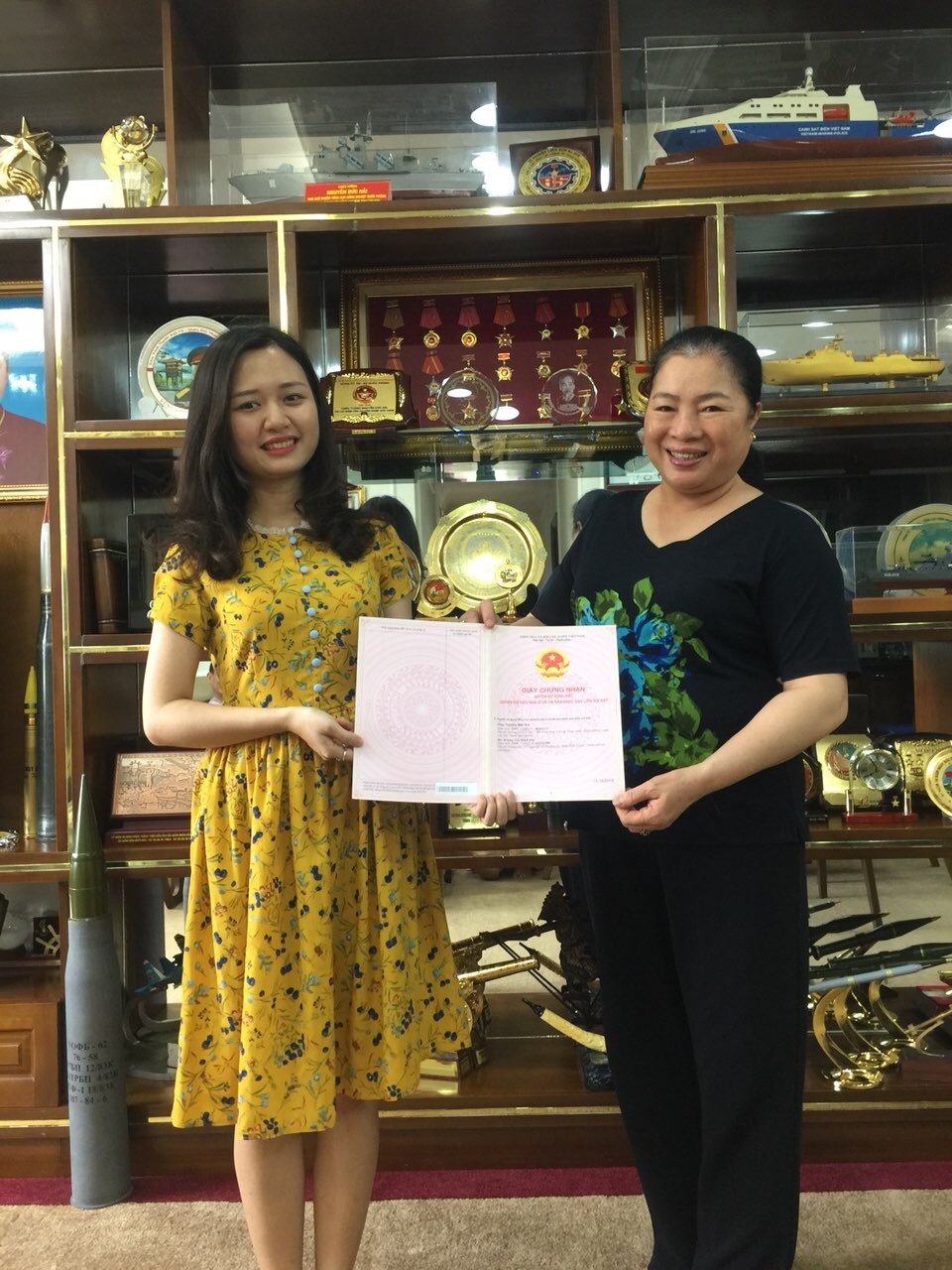 Dự &aacute;n Oriental Westlake b&agrave;n giao sổ đỏ ch&agrave;o đ&oacute;n c&aacute;c cư d&acirc;n mới