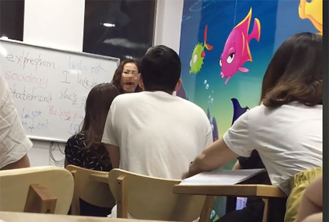 C&ocirc; gi&aacute;o dạy tiếng Anh trải l&ograve;ng trước cơn b&atilde;o dư luận