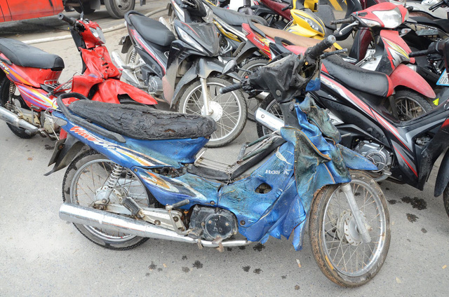 C&ocirc;ng tr&igrave;nh đang x&acirc;y dựng của BV Việt &ndash; Ph&aacute;p bốc ch&aacute;y, h&agrave;ng trăm người hoảng hốt th&aacute;o chạy