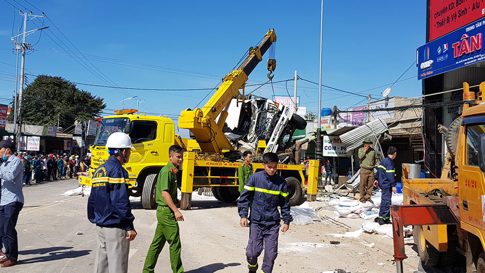 Tai nạn thảm khốc ở QL 20, tỉnh L&acirc;m Đồng &iacute;t nhất khiến 4 người tử vong tại chỗ