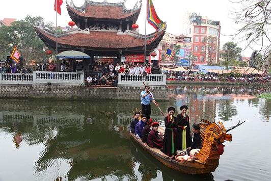 l&agrave; lễ hội lớn của v&ugrave;ng, thể hiện một c&aacute;ch s&acirc;u nhất văn h&oacute;a nghệ thuật v&agrave; t&iacute;n ngưỡng t&acirc;m linh của người d&acirc;n xứ Kinh Bắc.