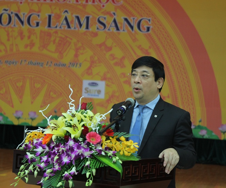 PGS. Tiến Sĩ Lương Ngọc Khu&ecirc;, Cục trưởng cục quản l&yacute; kh&aacute;m chữa bệnh, Bộ Y Tế ph&aacute;t biểu khai mạc hội nghị