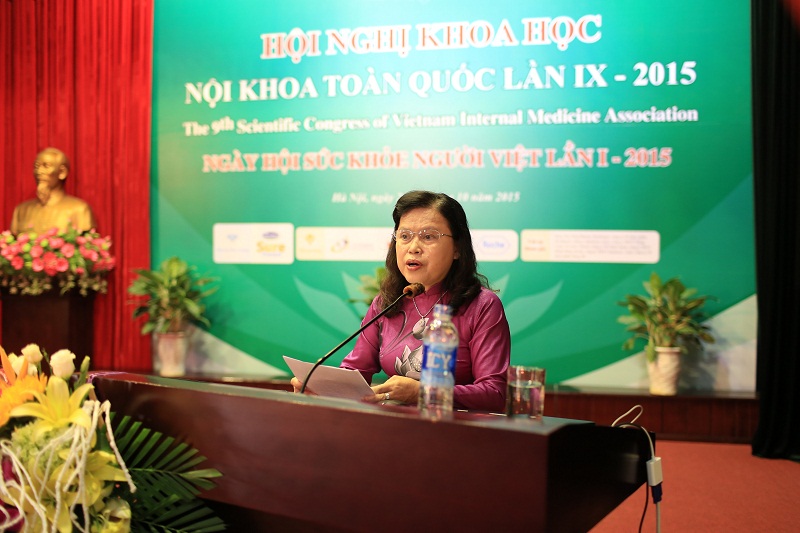PGS.TS Nguyễn Thị Xuyên, Thứ Trưởng Bộ Y Tế phát biểu tại hội nghị PGS.TS Nguyễn Thị Xuyên, Thứ Trưởng Bộ Y Tế phát biểu tại hội nghịPGS.TS Nguyễn Thị Xuyên, Thứ Trưởng Bộ Y Tế phát biểu tại hội nghị