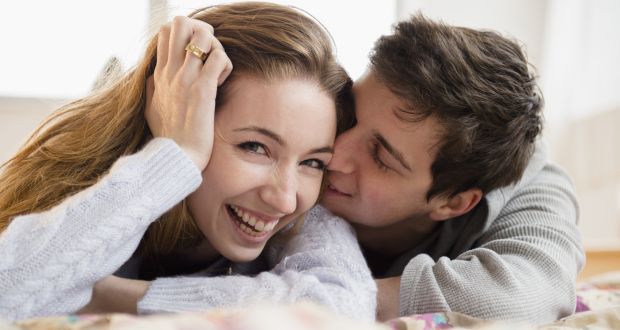 Th&uacute;c đẩy sự tuần ho&agrave;n m&aacute;u l&agrave; một trong những lợi &iacute;ch của nụ h&ocirc;n