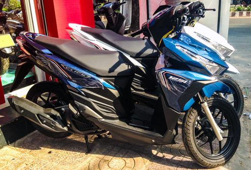 Xe m&aacute;y Honda Click 125i mới sở hữu động cơ eSP 125 ph&acirc;n khối, phun xăng điện tử kết hợp với hệ thống Idling Stop cực k&igrave; th&ocirc;ng minh