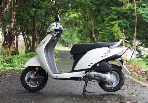 Cận cảnh xe tay ga gi&aacute; rẻ Honda Activa-i