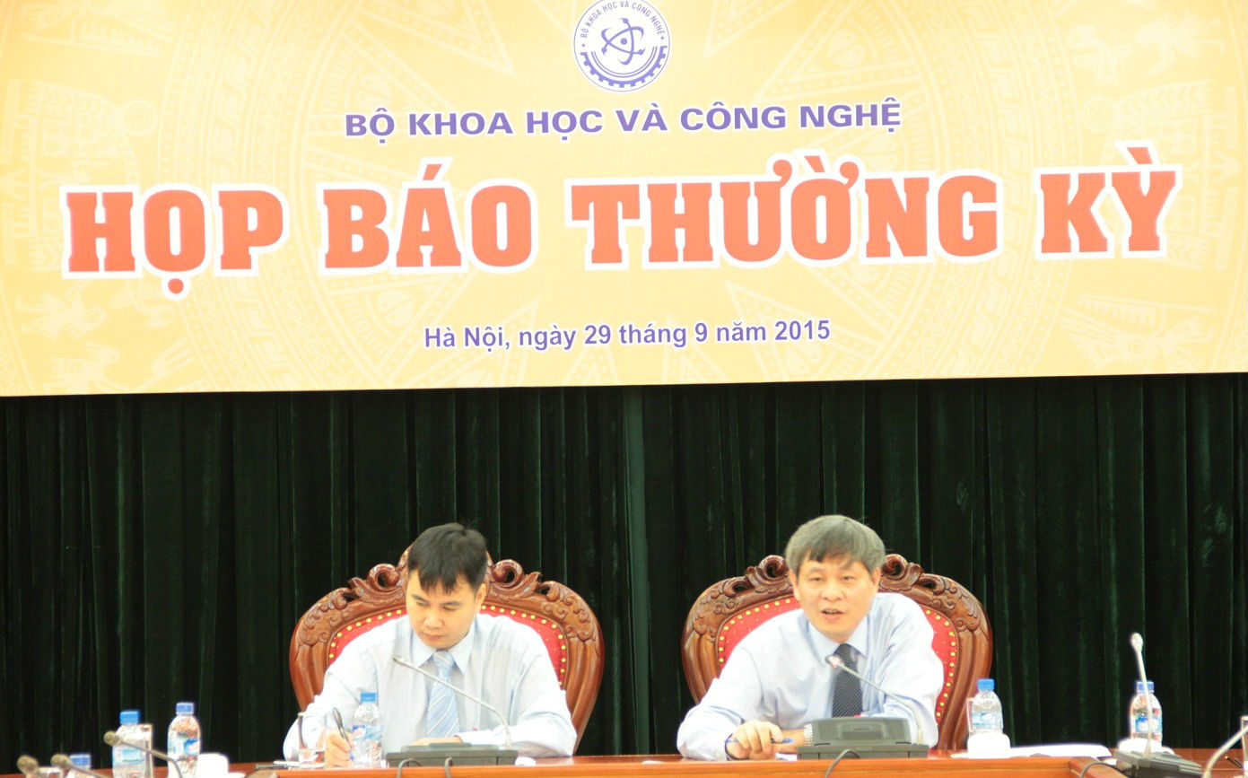 Thứ trưởng Phạm C&ocirc;ng Tạc chủ tr&igrave; họp b&aacute;o